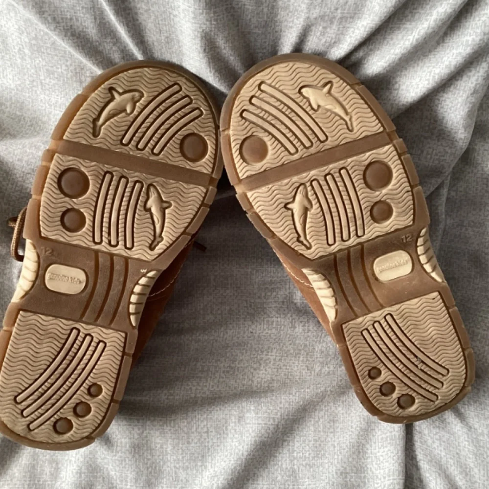 Toddler Boy Boat Shoes Size 12 Whale on soles Brown